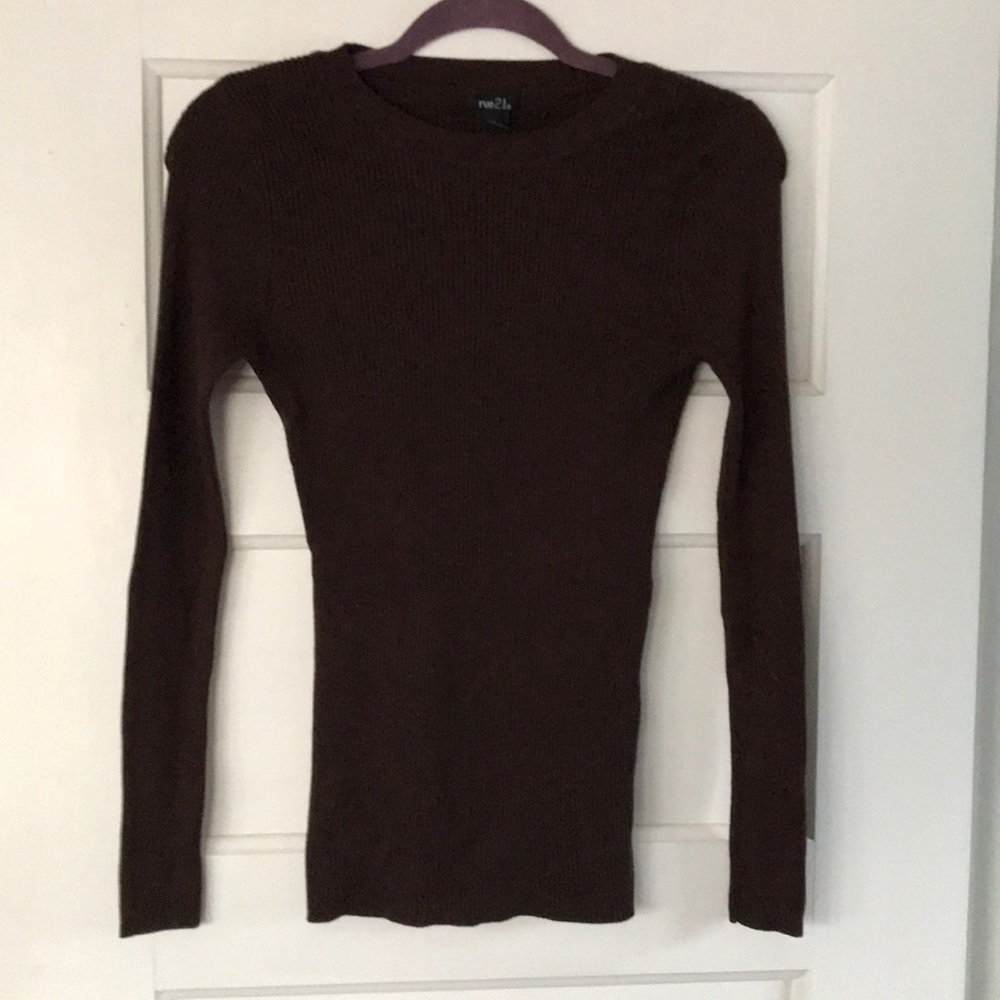 Brown sweater. Large rue 21